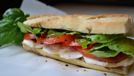 Fresh Summer Taste: Caprese Sandwich